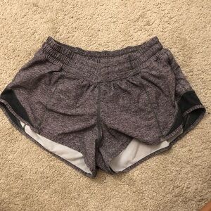 Lululemon hotty hot shorts 2.5” size 2